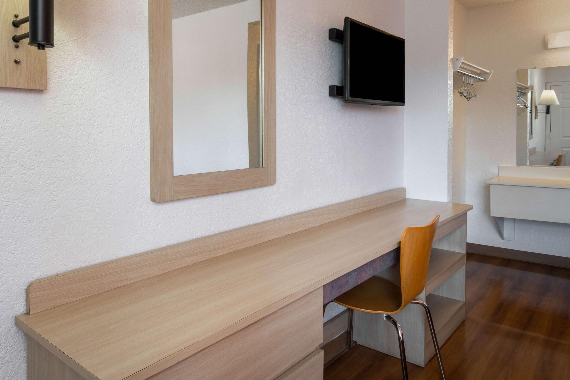 Motel 6-Sepulveda, Ca - Los Angeles - Van Nuys - North Hills Exterior photo