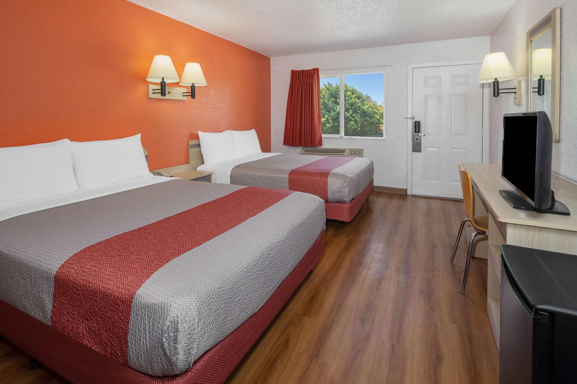 Motel 6-Sepulveda, Ca - Los Angeles - Van Nuys - North Hills Exterior photo