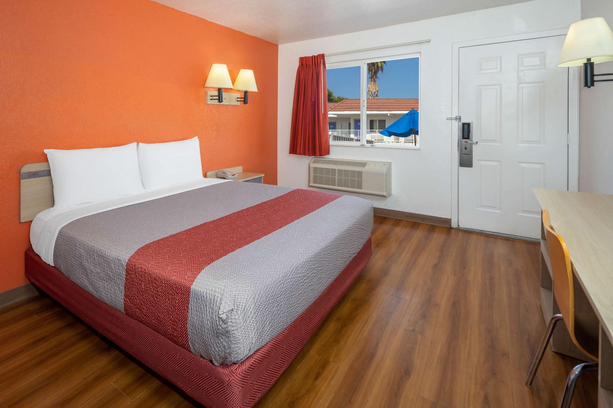 Motel 6-Sepulveda, Ca - Los Angeles - Van Nuys - North Hills Exterior photo