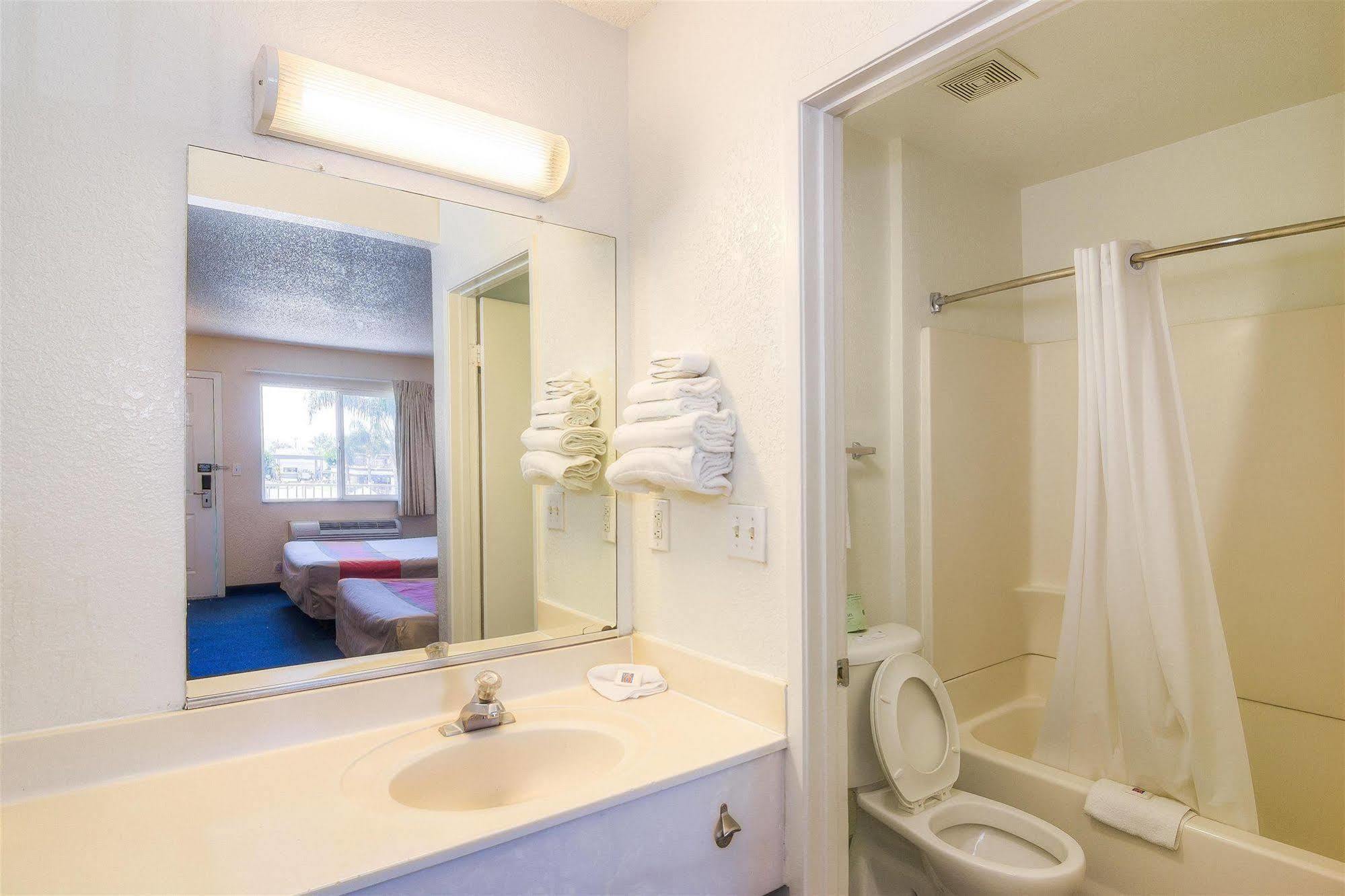 Motel 6-Sepulveda, Ca - Los Angeles - Van Nuys - North Hills Exterior photo