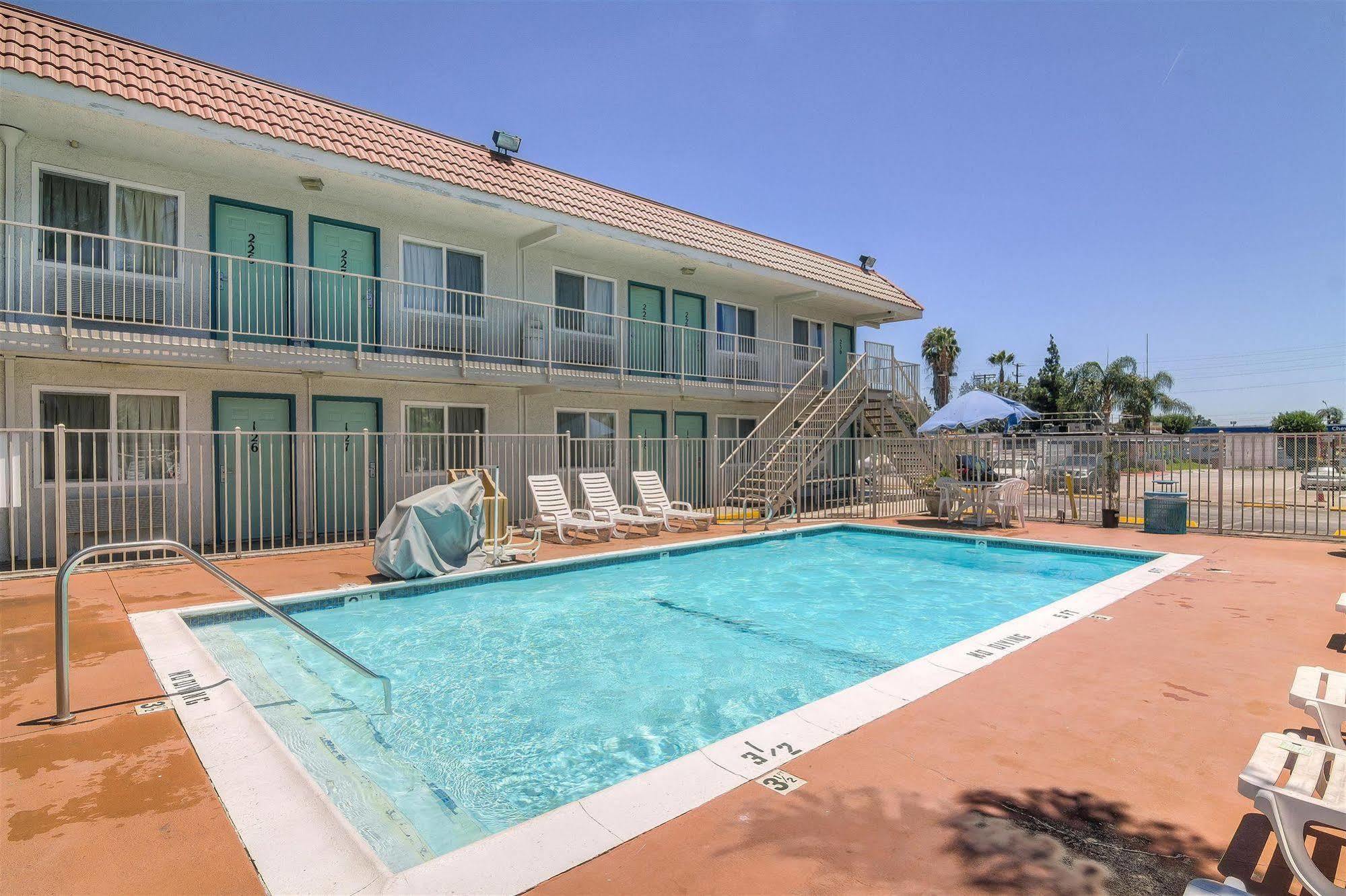 Motel 6-Sepulveda, Ca - Los Angeles - Van Nuys - North Hills Exterior photo
